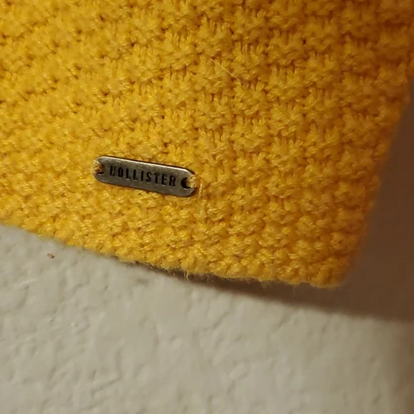 HOLLISTER: Sweater - Picture 3 of 5